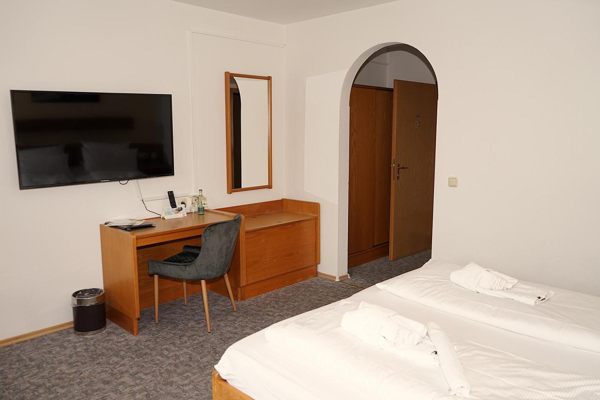 Gasthaus Und Landhotel Wiedmann Eresing Luaran gambar